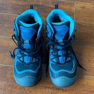 **Keen Waterproof US Made Ankle Boots Women’s 9 black/blue
